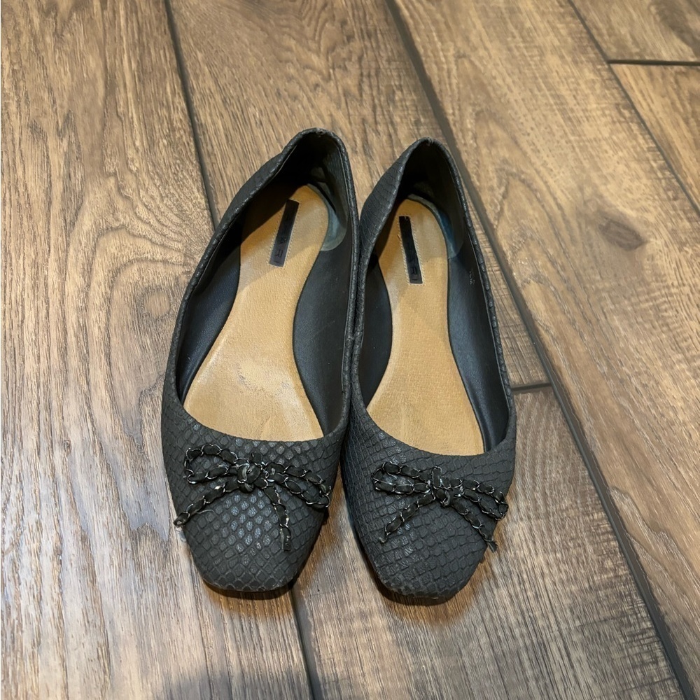 Tahari Inca Bow Ballet Flats Textured Charcoal Women’s Size 7.5 M Slip On Shoes